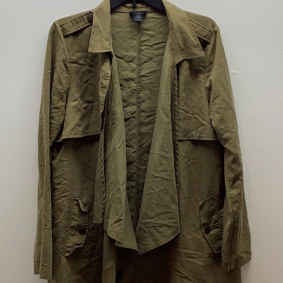 Joe & Elle Size Large Olive Green Women's Jacket With Front Pockets. Preloved - Picture 2 of 7